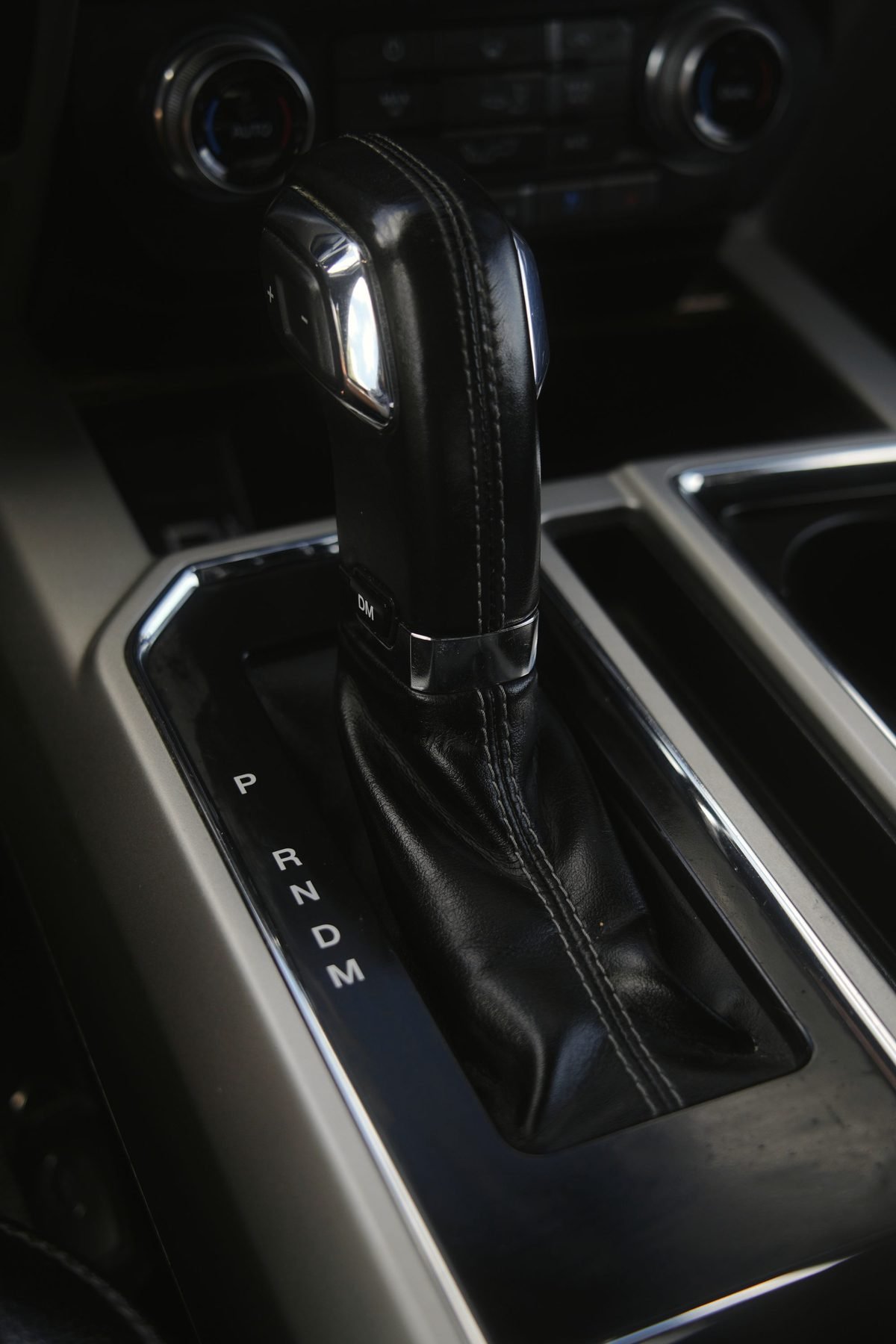 The automatic gear selector in a pickup truck